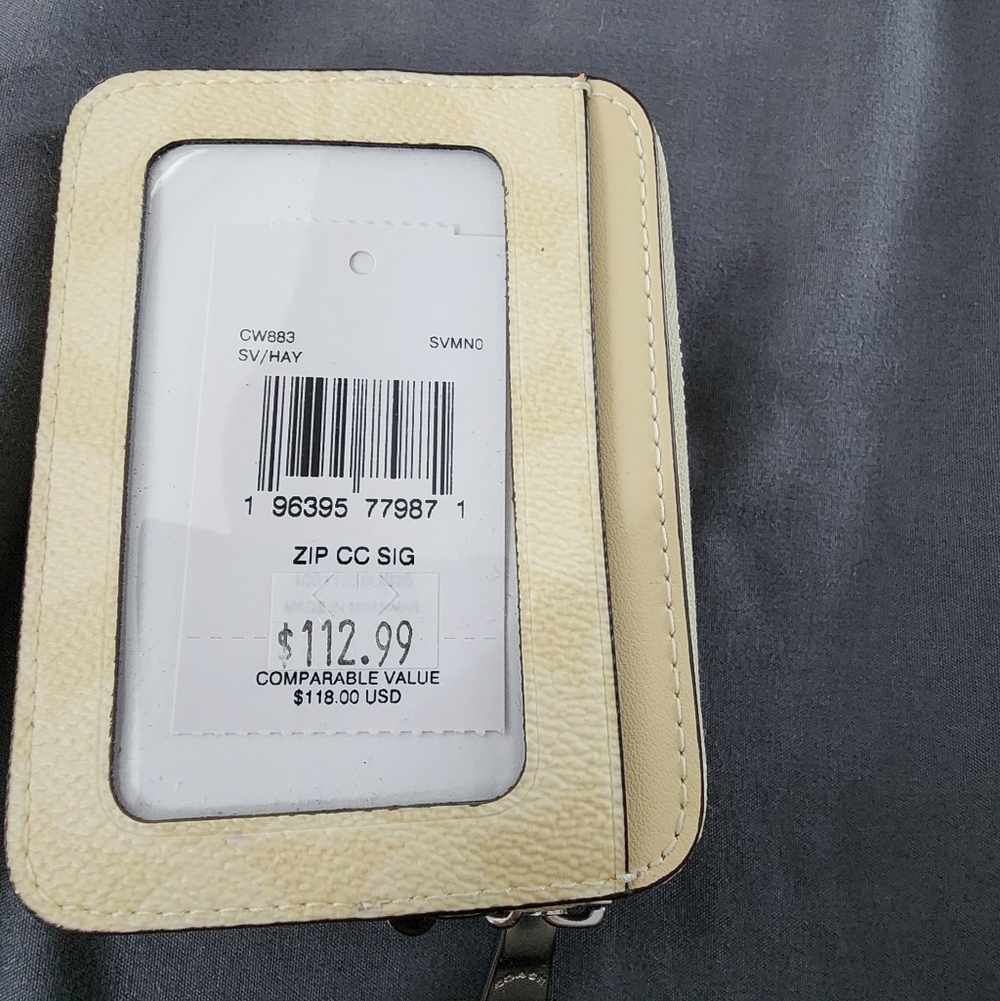 Coach Cream Wallet - Picture 2 of 6